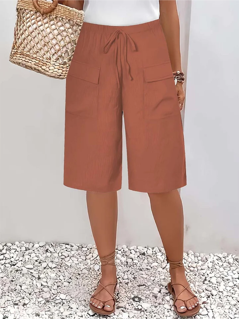Women's Bermuda Shorts with Adjustable Waist and Utility Pockets